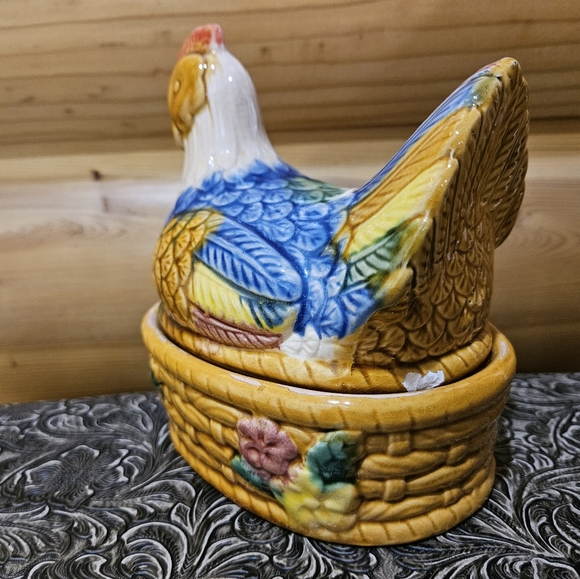 Ceramic Nesting Chicken - Picture 5 of 5